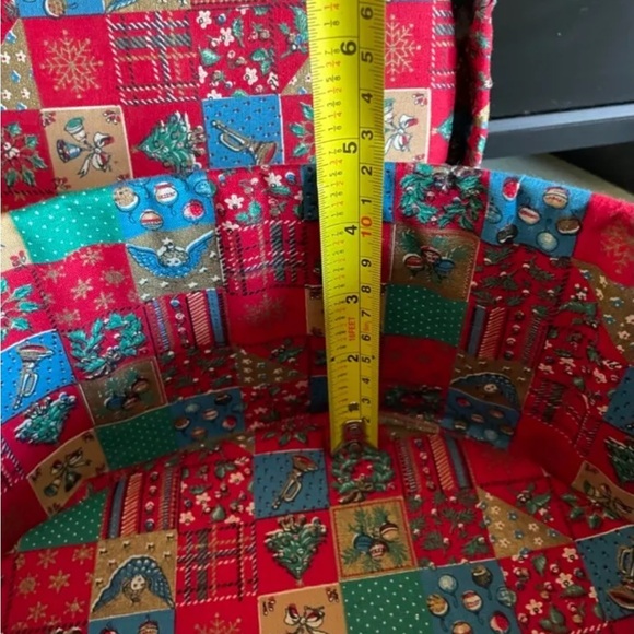 Vintage Quilted Red Christmas Sewing Box RARE FIND! - Picture 2 of 3